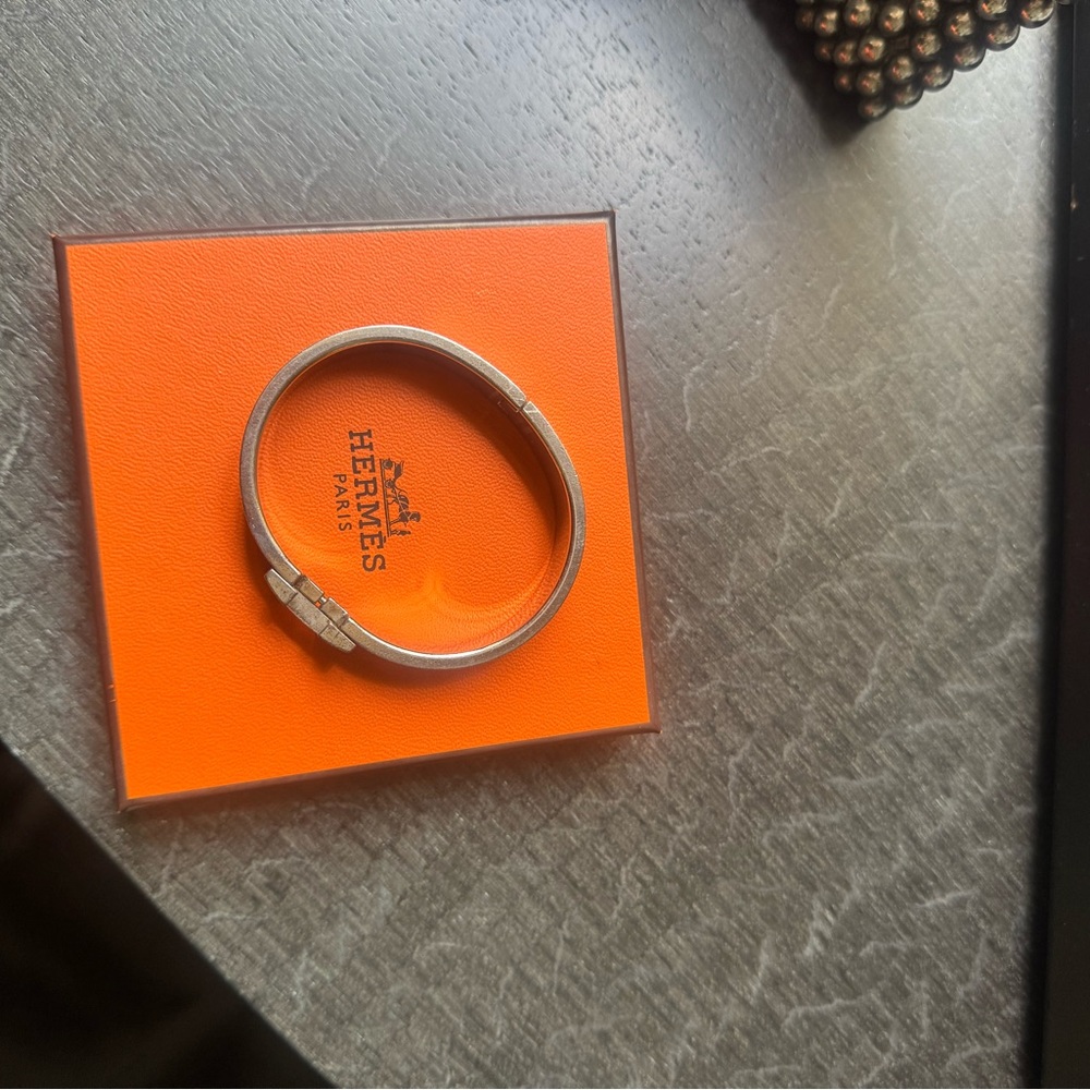 Hermès Enamel H Bracelet with Silver and Black Hardware - Picture 5 of 5